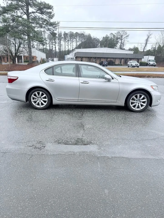 2007 Lexus LS 4th Gen - Image 2 of 17