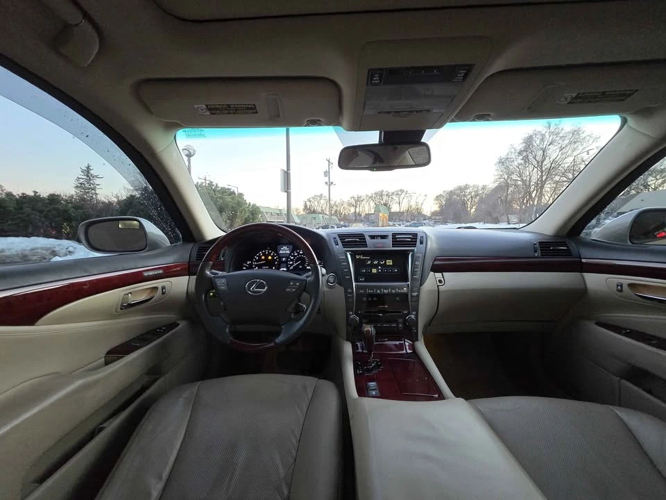 2007 Lexus LS 4th Gen - Image 11 of 17