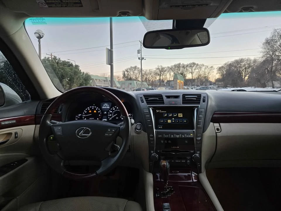 2007 Lexus LS 4th Gen - Image 10 of 17