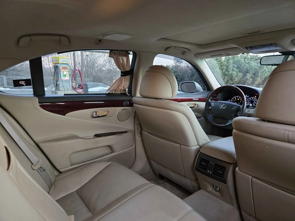 2007 Lexus LS 4th Gen - Image 12 of 17