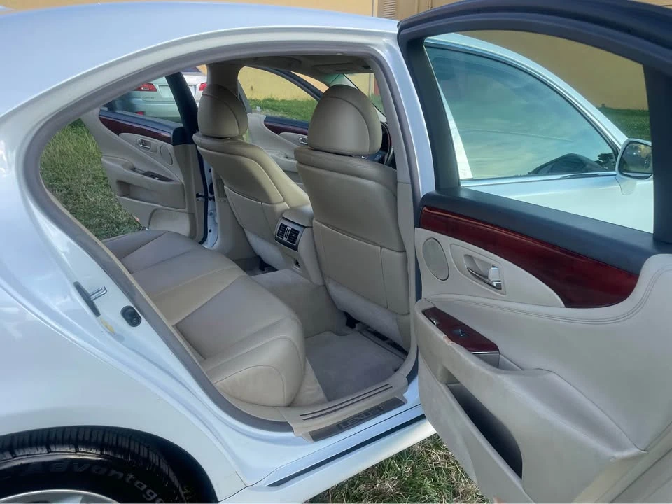 2007 Lexus LS 4th Gen - Image 12 of 20