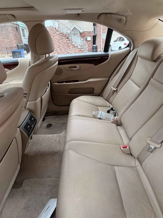 2007 Lexus LS 4th Gen - Image 5 of 7