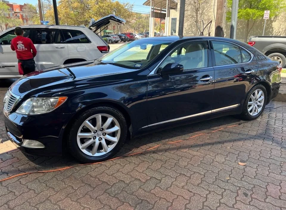2007 Lexus LS 4th Gen - Image 2 of 4