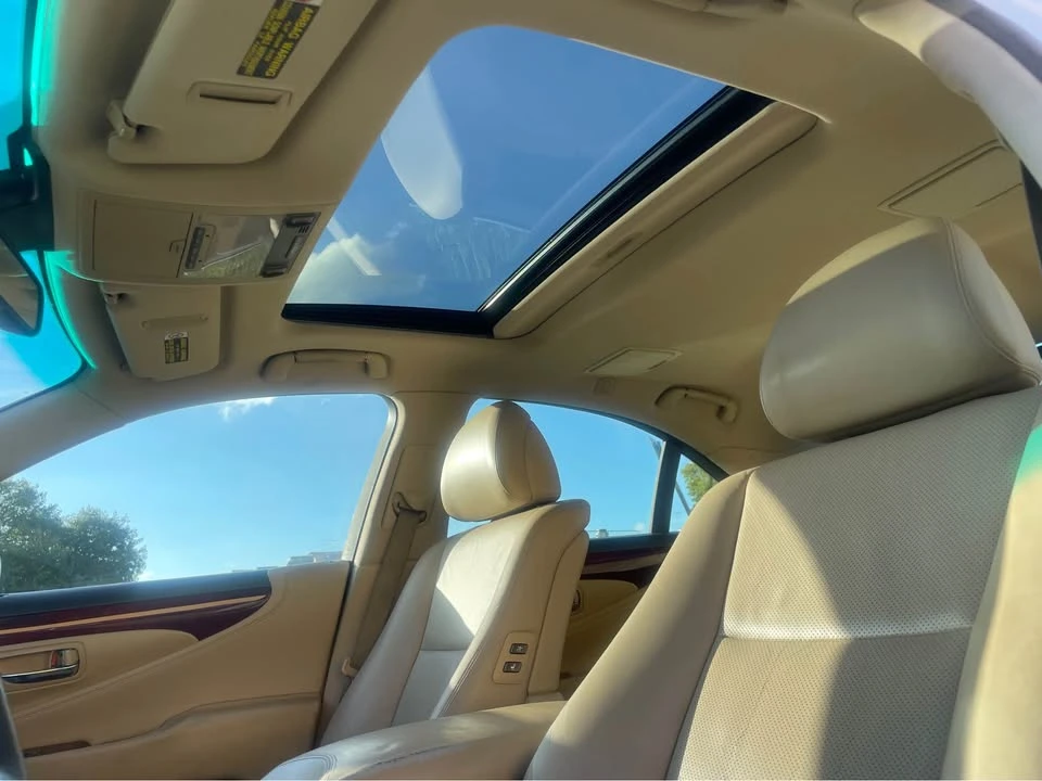 2007 Lexus LS 4th Gen - Image 16 of 20