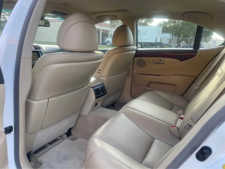 2007 Lexus LS 4th Gen - Image 11 of 20