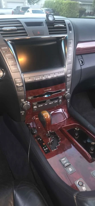2007 Lexus LS 4th Gen - Image 15 of 16