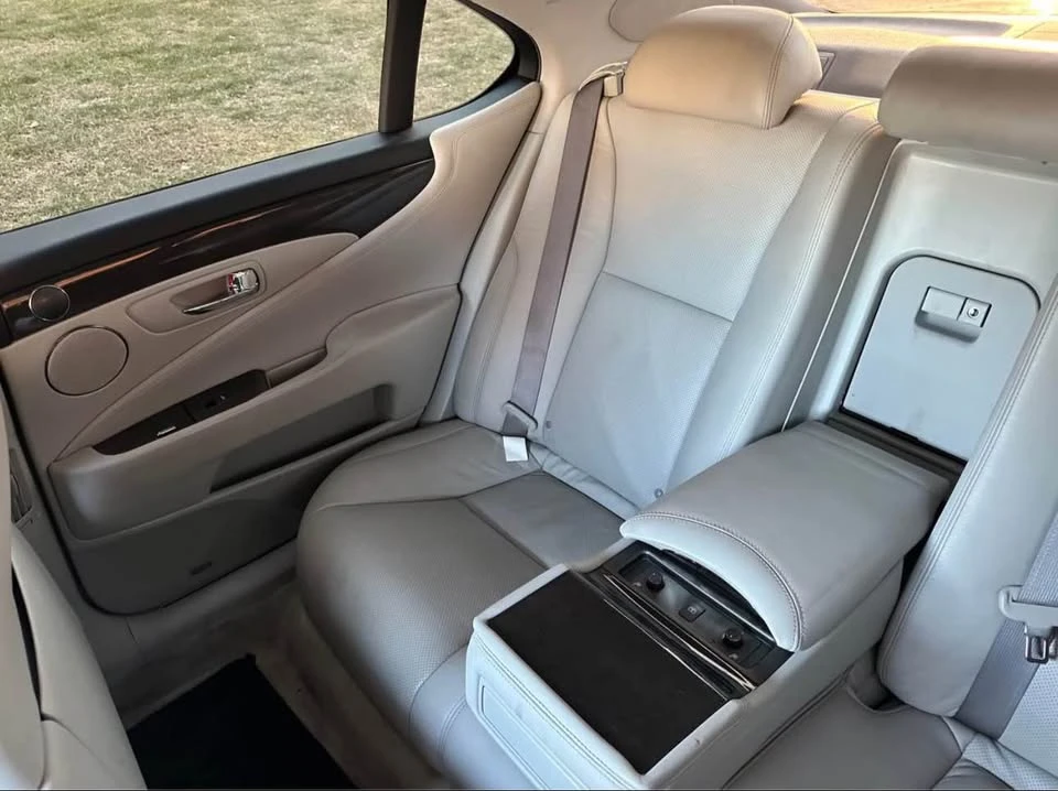 2007 Lexus LS 4th Gen - Image 8 of 8
