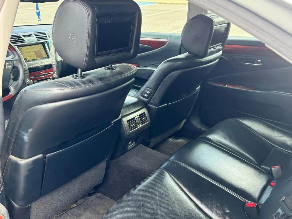 2007 Lexus LS 4th Gen - Image 11 of 20