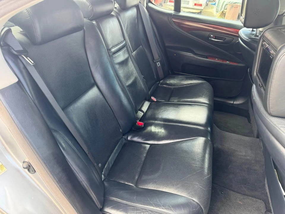 2007 Lexus LS 4th Gen - Image 13 of 20