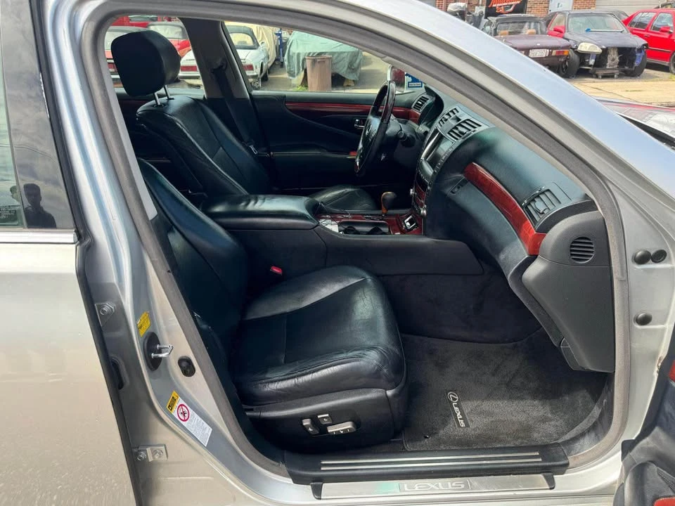 2007 Lexus LS 4th Gen - Image 18 of 20