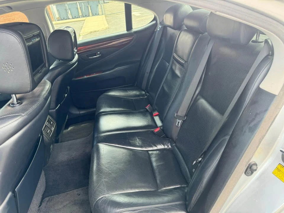 2007 Lexus LS 4th Gen - Image 12 of 20