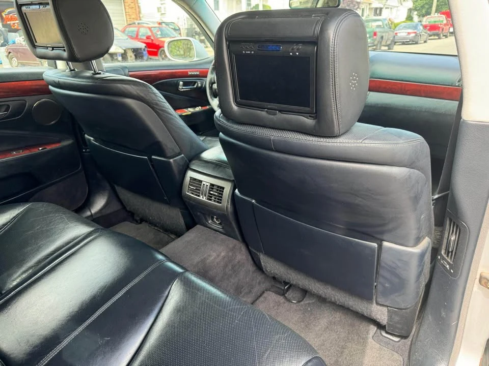 2007 Lexus LS 4th Gen - Image 15 of 20