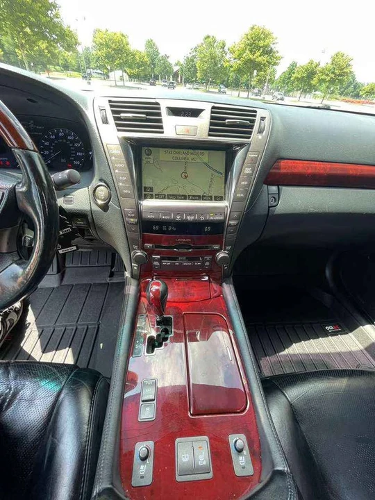 2007 Lexus LS 4th Gen - Image 9 of 20