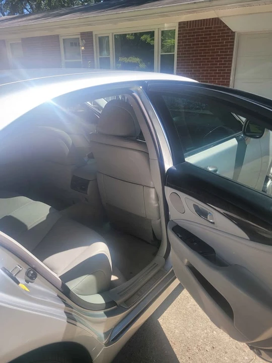 2007 Lexus LS 4th Gen - Image 9 of 15