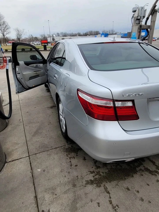 2007 Lexus LS 4th Gen - Image 15 of 15