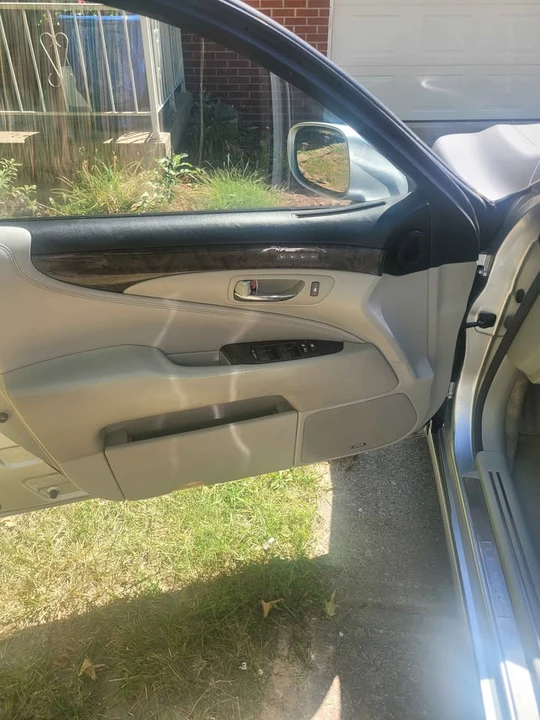2007 Lexus LS 4th Gen - Image 11 of 15