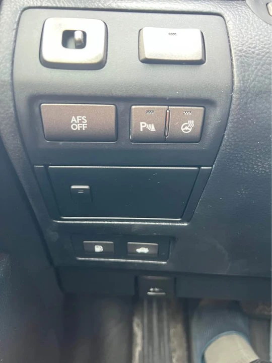 2007 Lexus LS 4th Gen - Image 13 of 18