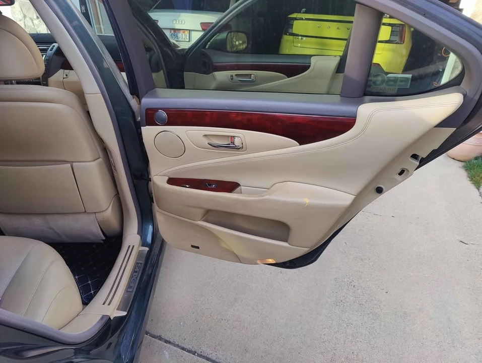 2007 Lexus LS 4th Gen - Image 16 of 18