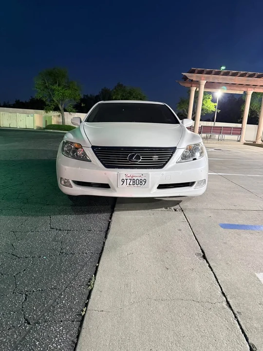 2007 Lexus LS 4th Gen - Image 3 of 14