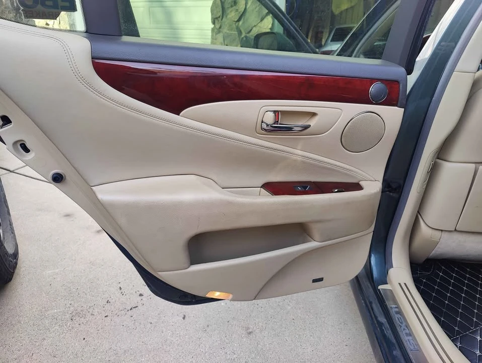 2007 Lexus LS 4th Gen - Image 14 of 18