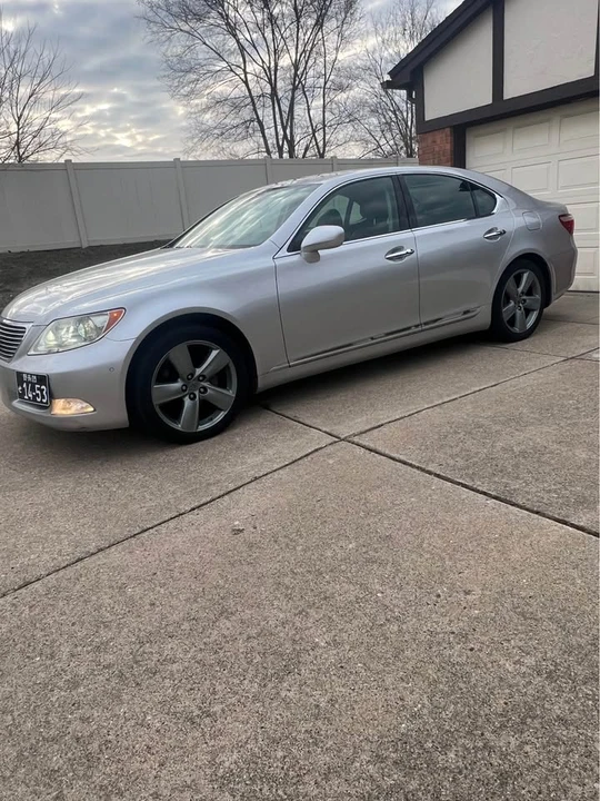 2007 Lexus LS 4th Gen - Image 2 of 18