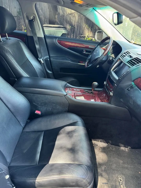 2007 Lexus LS 4th Gen - Image 9 of 11