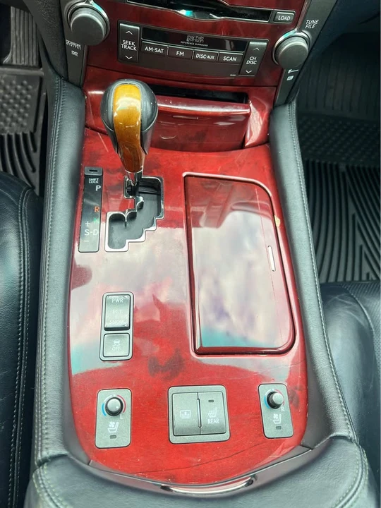 2007 Lexus LS 4th Gen - Image 11 of 18