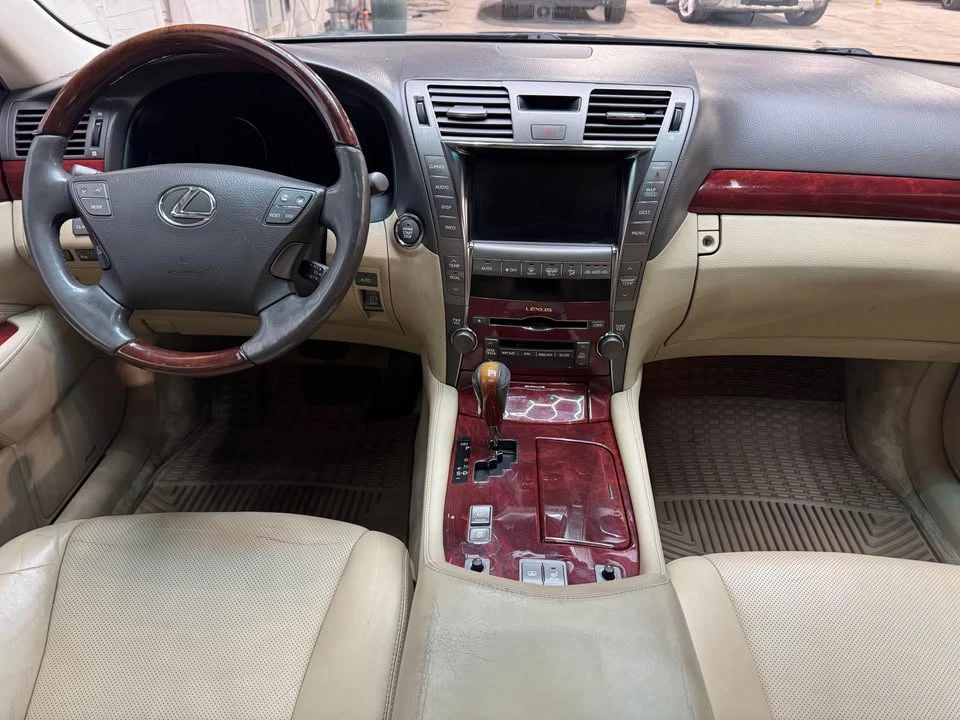 2007 Lexus LS 4th Gen - Image 9 of 15