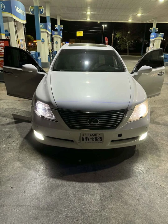 2007 Lexus LS 4th Gen - Image 2 of 7