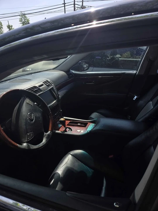 2007 Lexus LS 4th Gen - Image 5 of 7