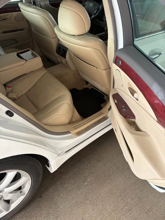 2007 Lexus LS 4th Gen - Image 9 of 11