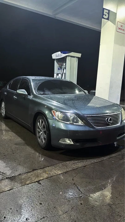 2007 Lexus LS 4th Gen - Image 2 of 2