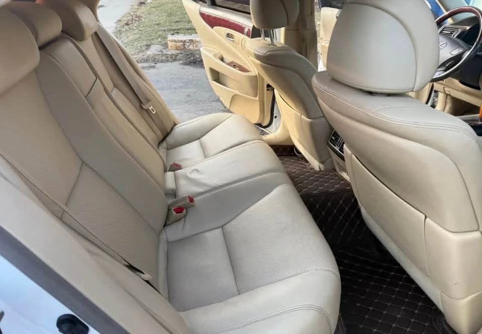 2007 Lexus LS 4th Gen - Image 9 of 10