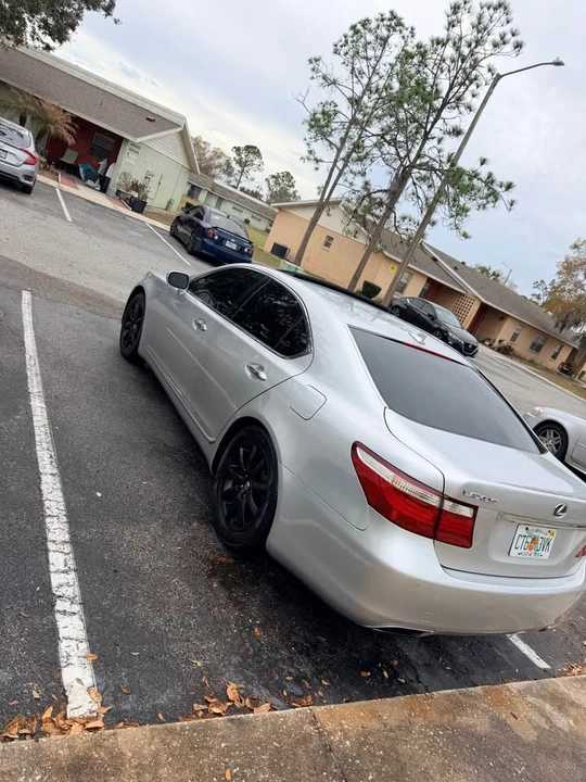 2007 Lexus LS 4th Gen - Image 2 of 15