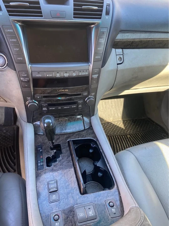 2007 Lexus LS 4th Gen - Image 12 of 14