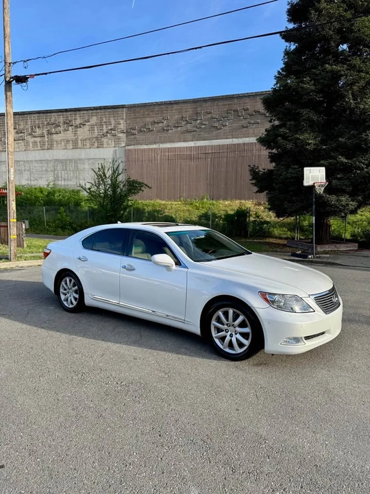 2007 Lexus LS 4th Gen - Image 2 of 14