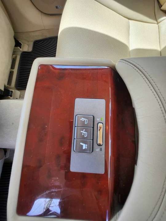2007 Lexus LS 4th Gen - Image 11 of 13
