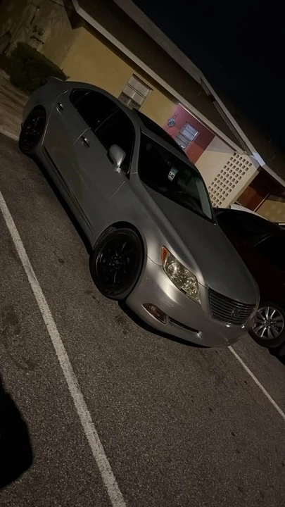 2007 Lexus LS 4th Gen - Image 6 of 15