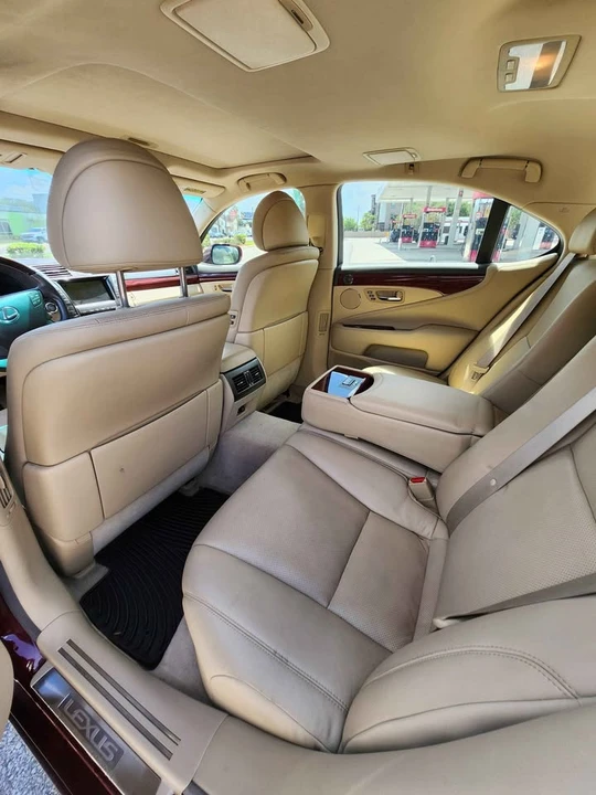 2007 Lexus LS 4th Gen - Image 9 of 13