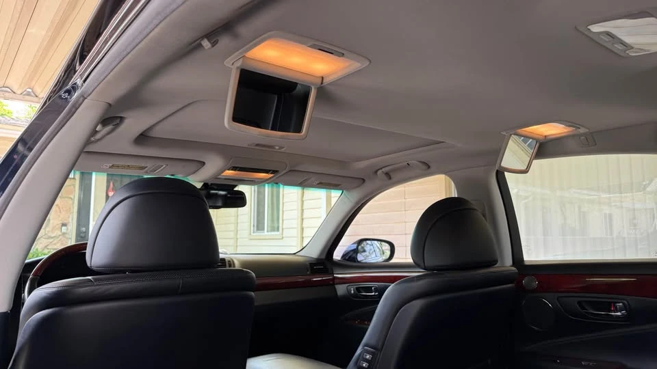 2007 Lexus LS 4th Gen - Image 12 of 16