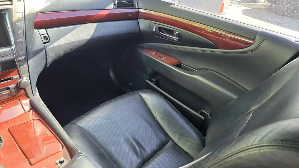 2007 Lexus LS 4th Gen - Image 9 of 13