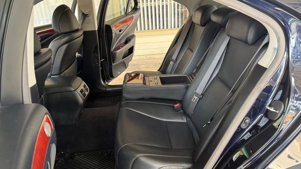 2007 Lexus LS 4th Gen - Image 10 of 16