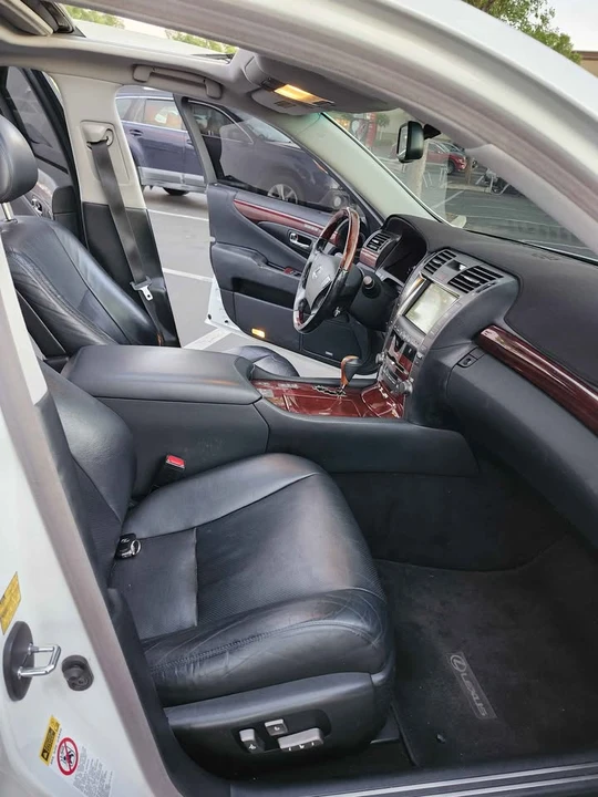 2007 Lexus LS 4th Gen - Image 8 of 8