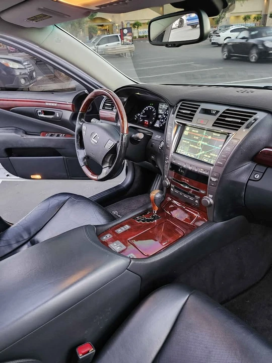 2007 Lexus LS 4th Gen - Image 6 of 8