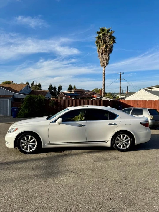 2007 Lexus LS 4th Gen - Image 3 of 14