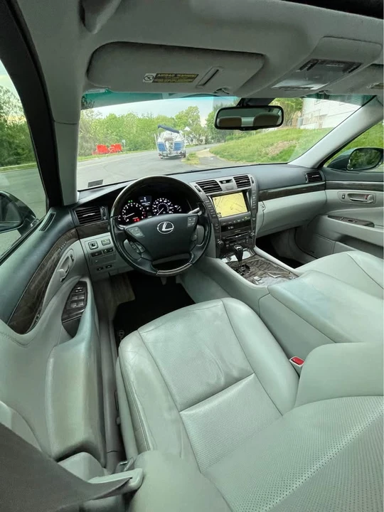 2007 Lexus LS 4th Gen - Image 17 of 19