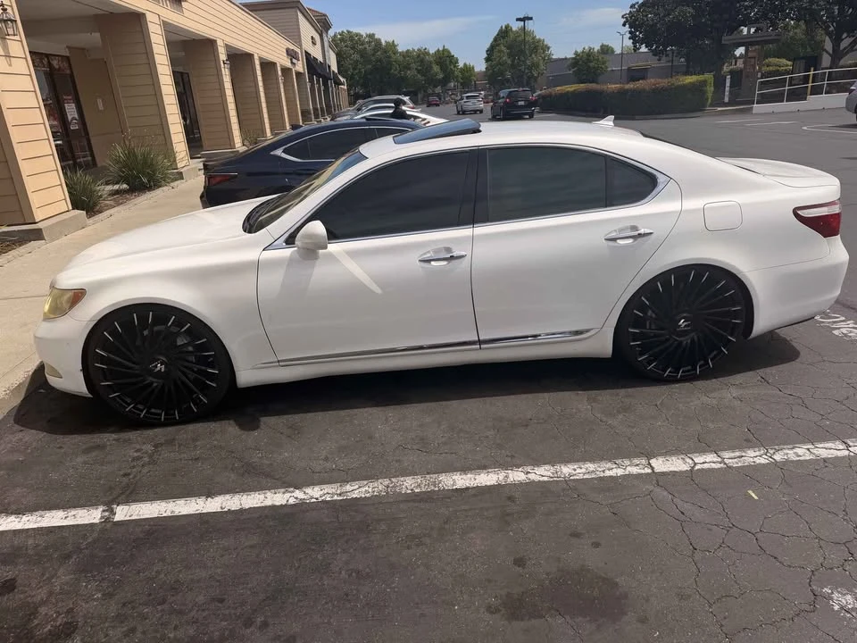 2007 Lexus LS 4th Gen - Image 8 of 8