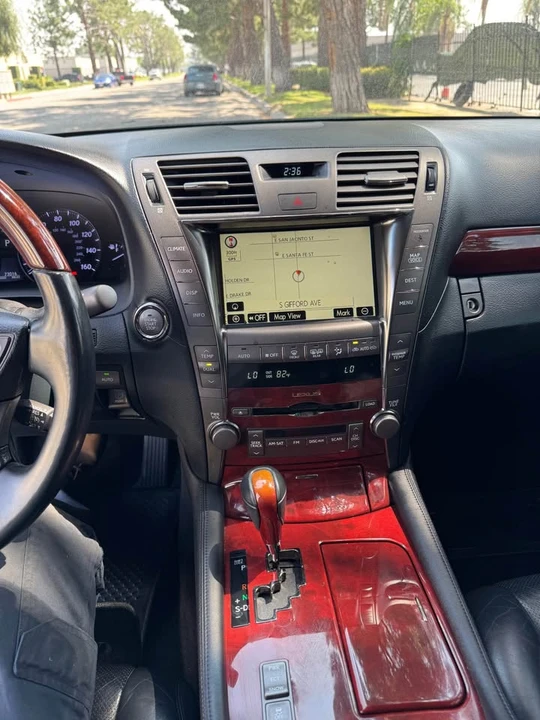 2007 Lexus LS 4th Gen - Image 12 of 20