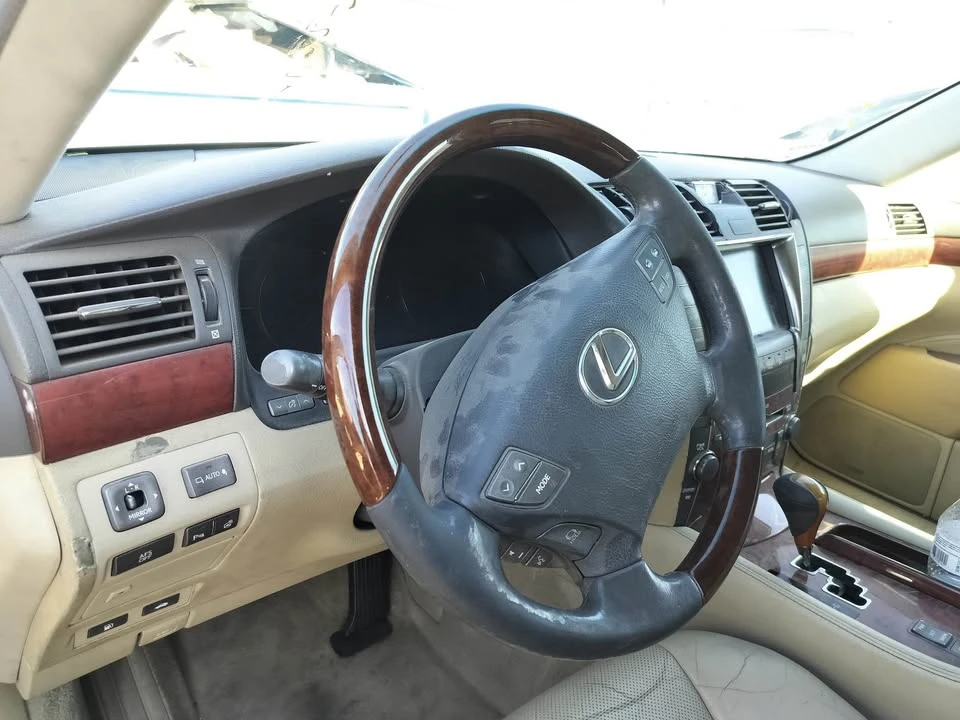2007 Lexus LS 4th Gen - Image 5 of 7