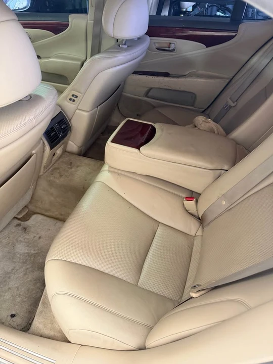 2007 Lexus LS 4th Gen - Image 4 of 4